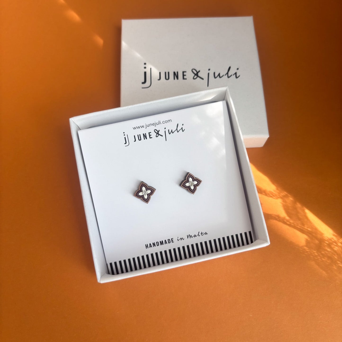 Pipa Stud Earrings in Brown