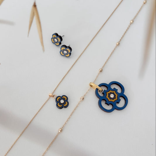 Small Clover Charm Necklace Blue & Gold