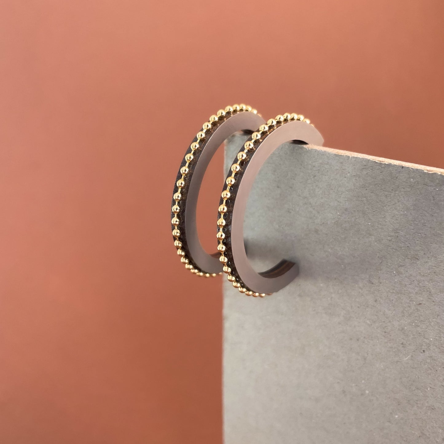 Cleo Hoops Large in Grey Brown