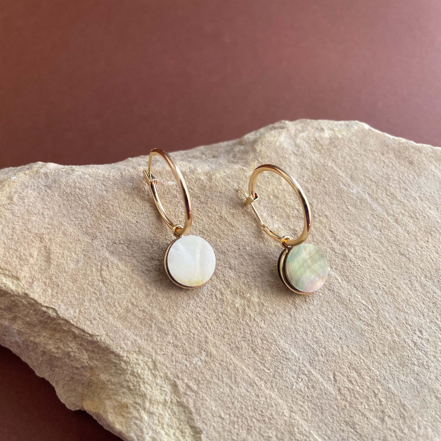 Gaia Reversible Pearl Earrings in Brown and White