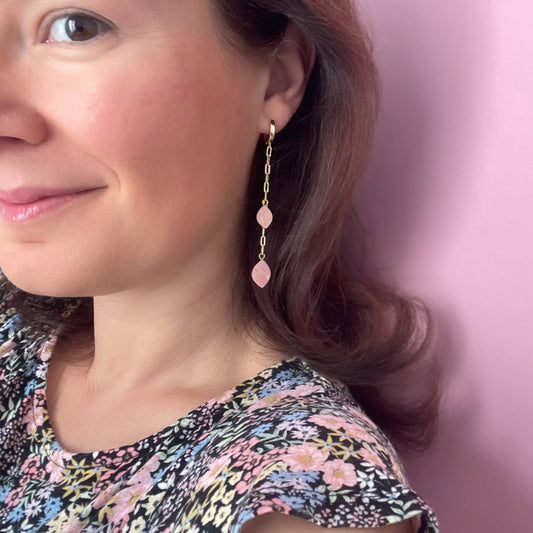 Venus on Chain Huggies in Light Pink Mother of Pearl