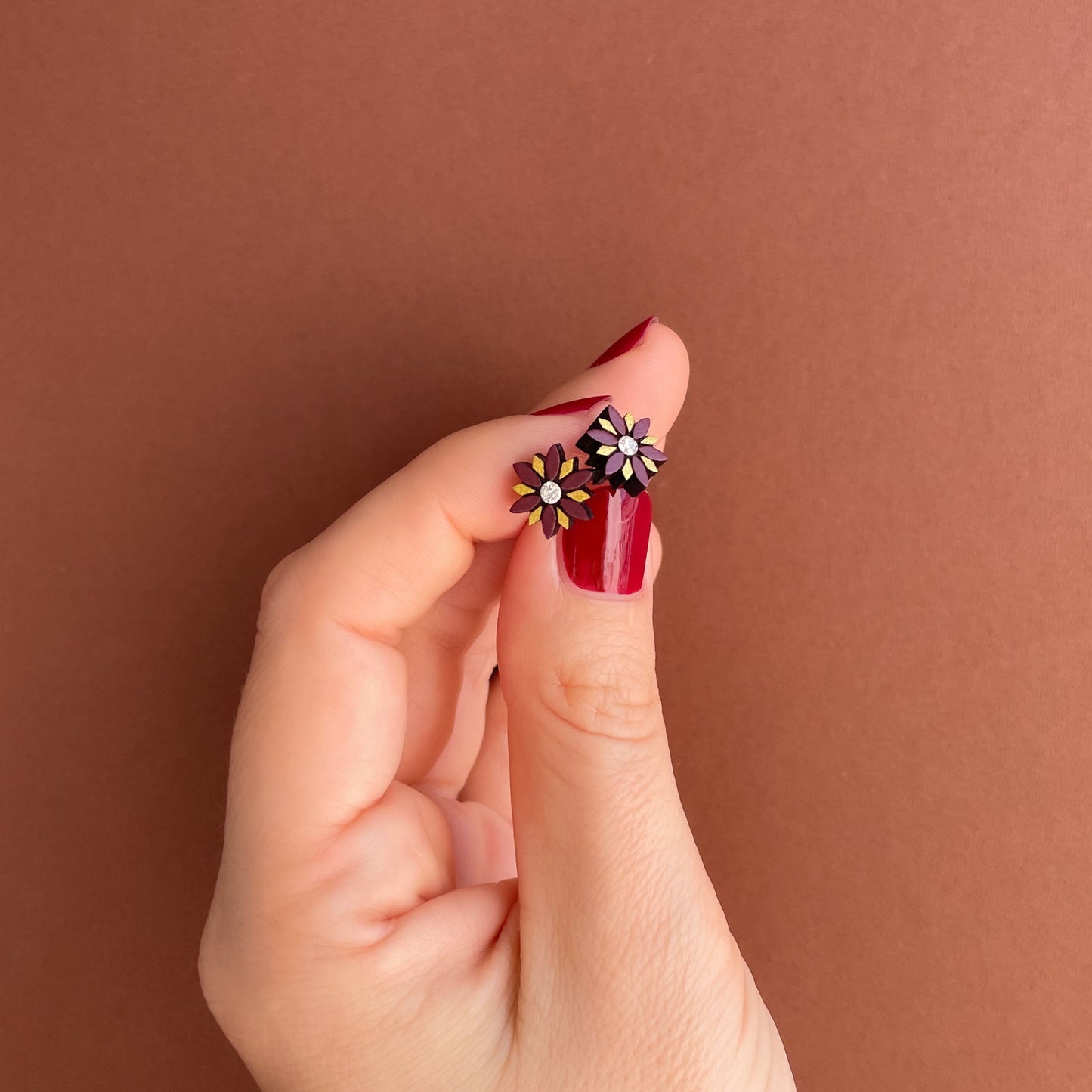 Poinsetta Star Stud Earrings in Gold & Brown