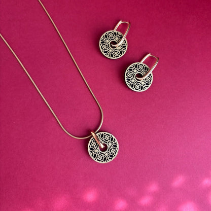 Donna Necklace in Gold
