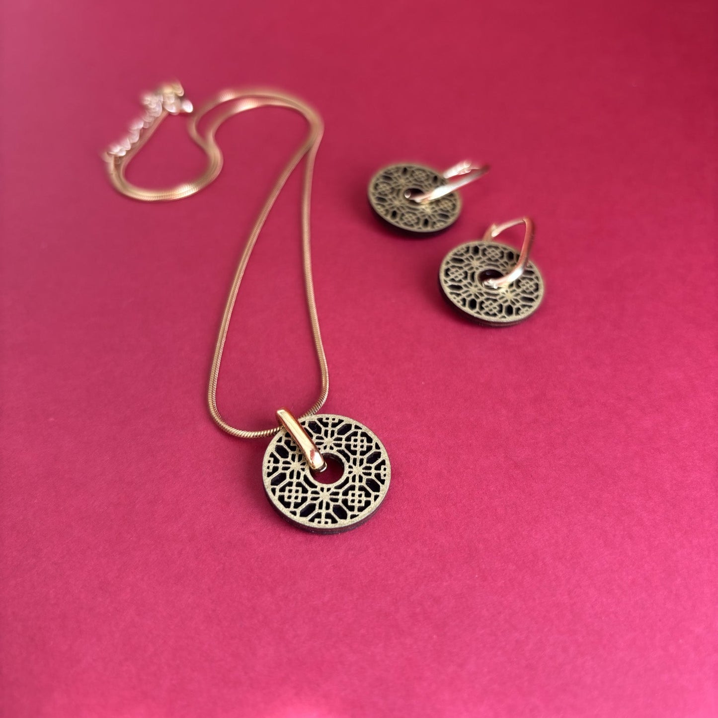 Donna Necklace in Gold