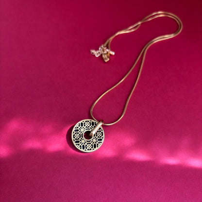 Donna Necklace in Gold