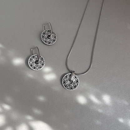 Donna Hoops in Silver