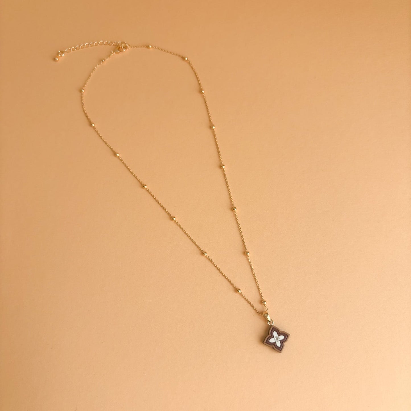 Pipa Necklace Brown on Gold