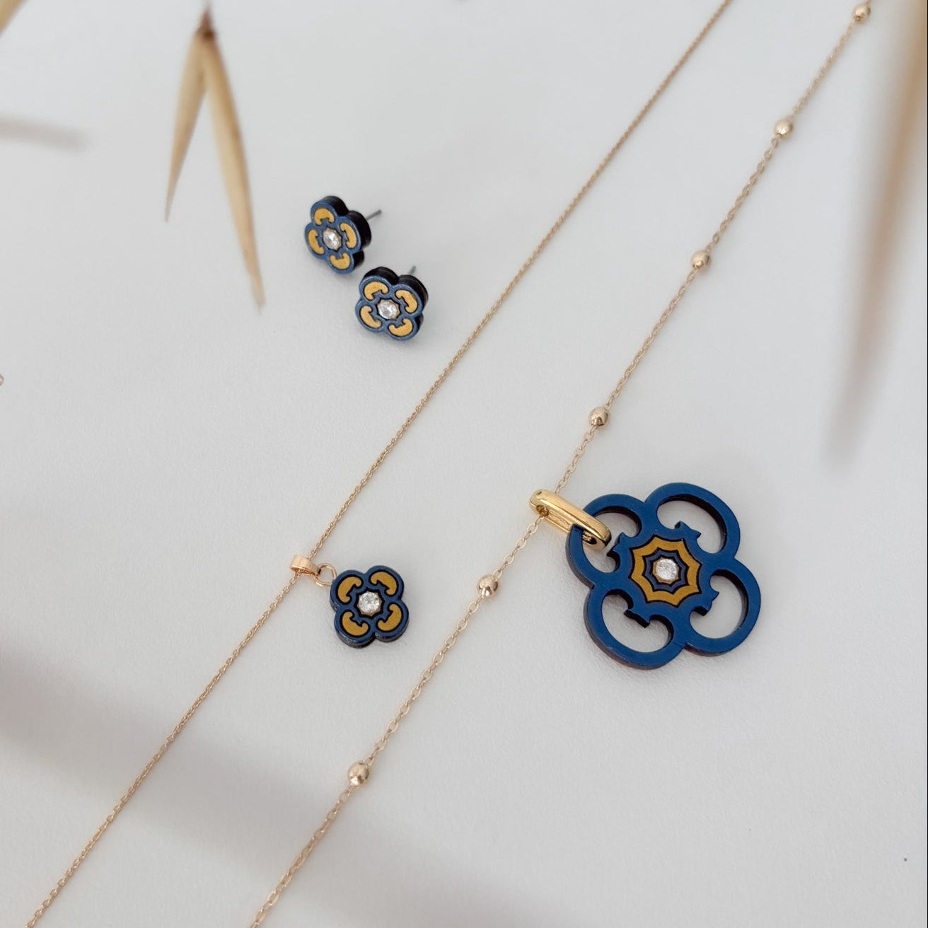 Large Clover Necklace Blue & Gold