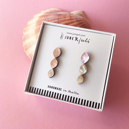 Venus Earrings in Light Pink Mother of Pearl