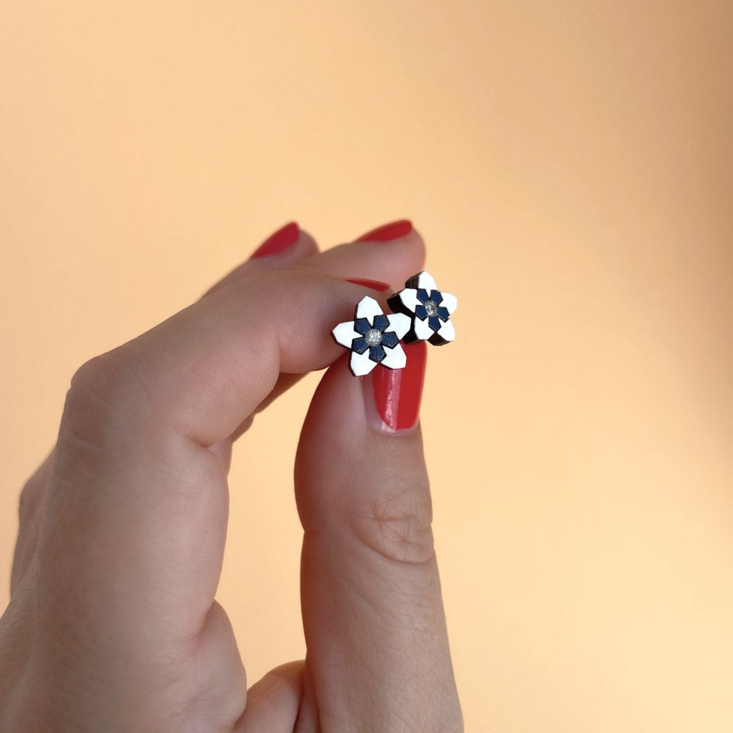 Hibiscus Flower Studs in White & Dark Blue